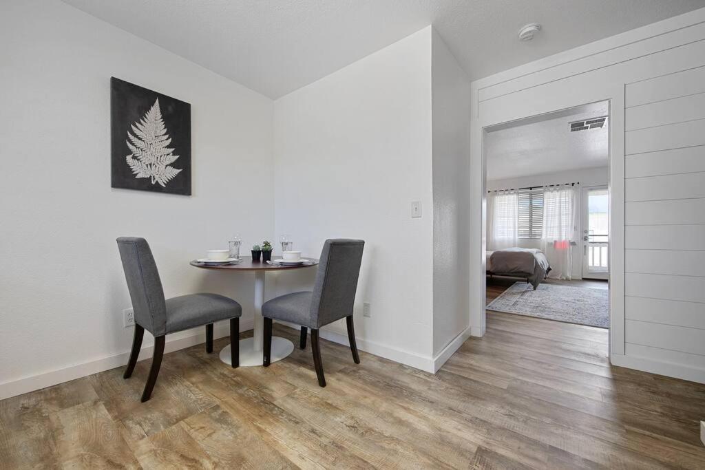 Apartmán Couples Studio 1 W Full Kitchen Oakhurst Exteriér fotografie